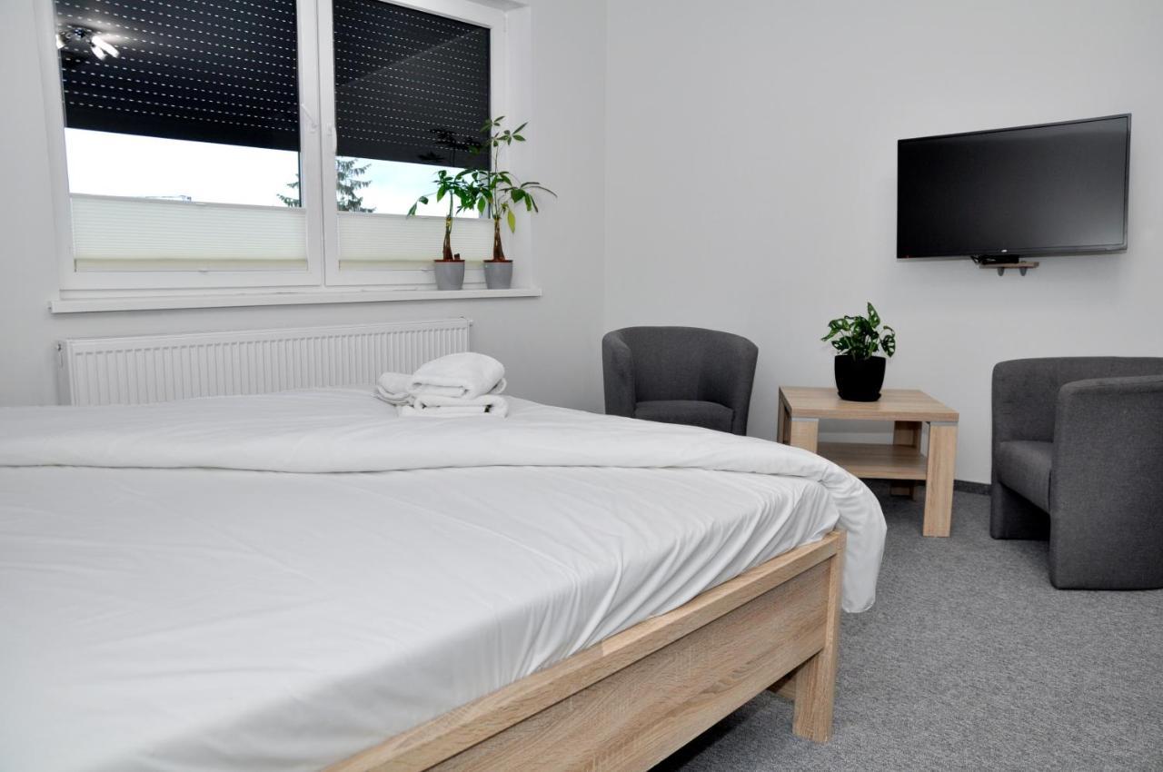Pokoje, Apartamenty, Restauracja Marcus Oborniki Dış mekan fotoğraf