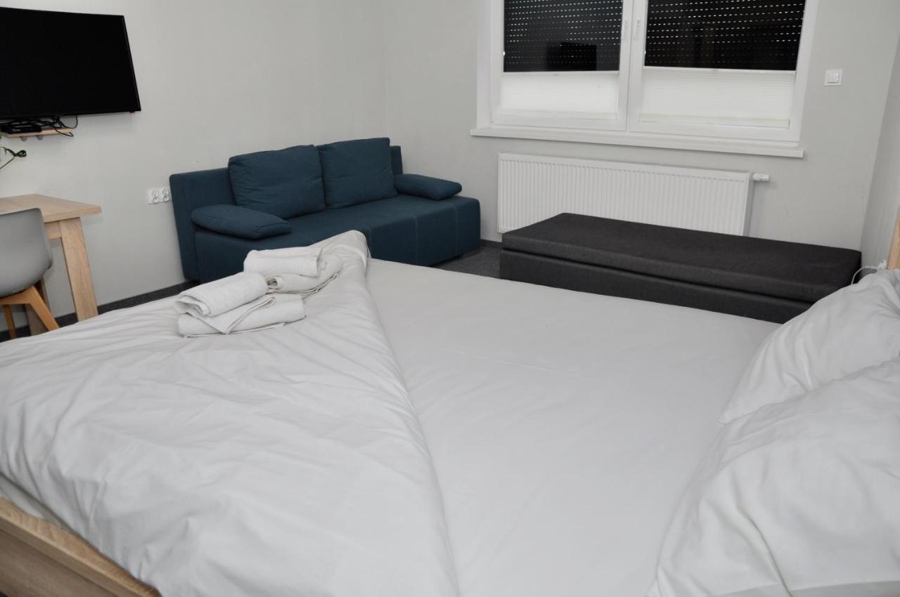 Pokoje, Apartamenty, Restauracja Marcus Oborniki Dış mekan fotoğraf