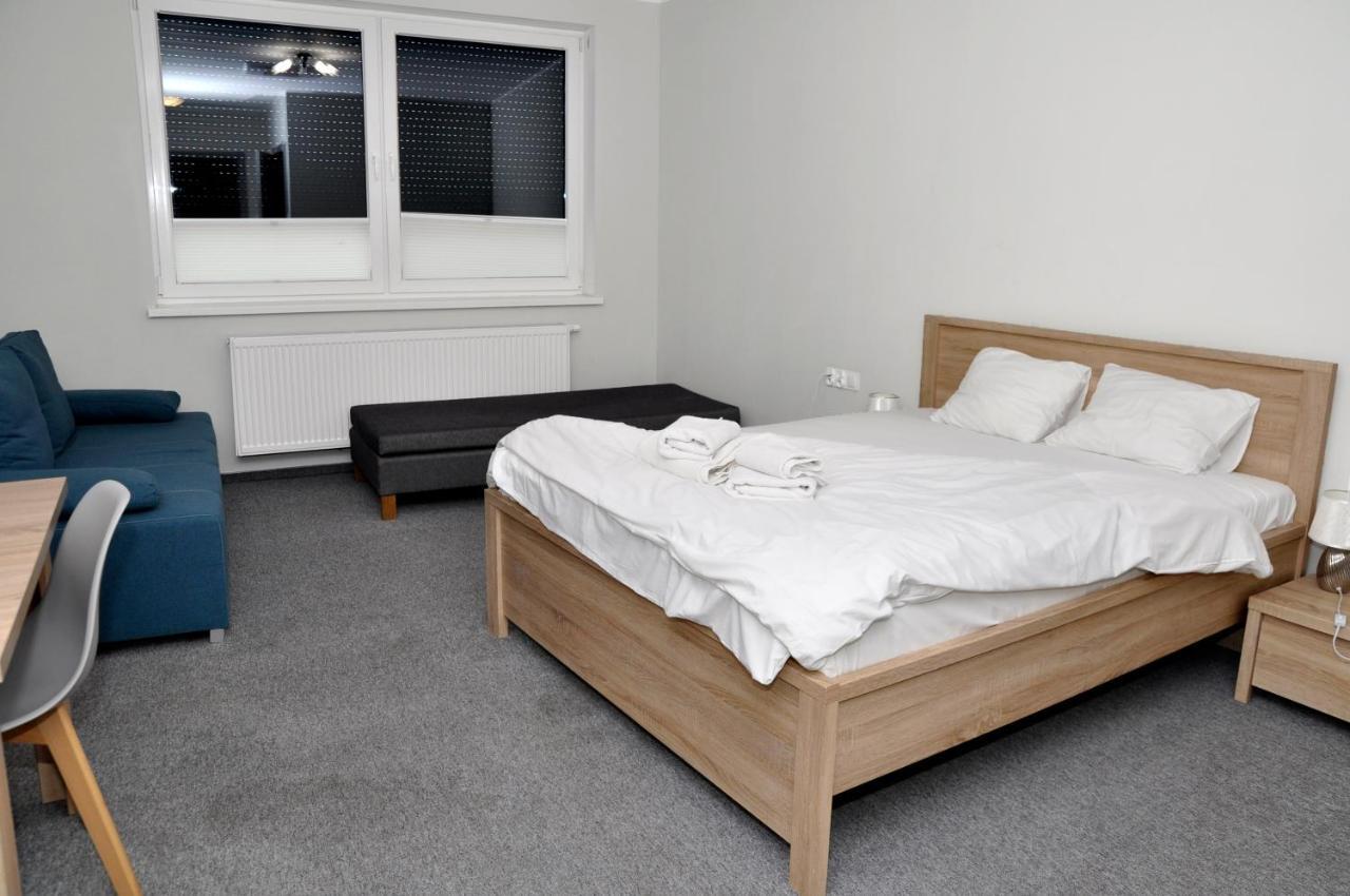 Pokoje, Apartamenty, Restauracja Marcus Oborniki Dış mekan fotoğraf