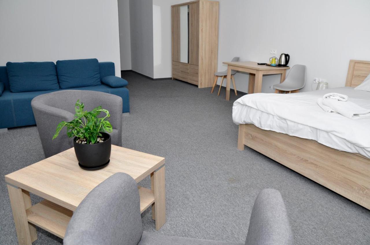 Pokoje, Apartamenty, Restauracja Marcus Oborniki Dış mekan fotoğraf