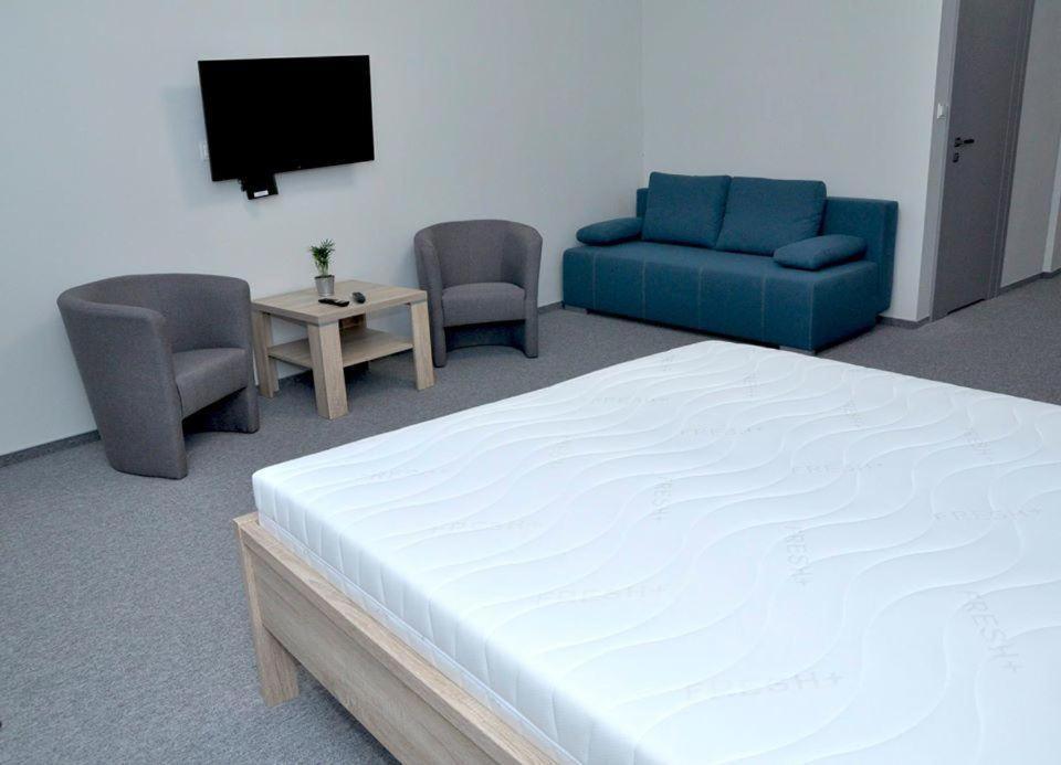 Pokoje, Apartamenty, Restauracja Marcus Oborniki Dış mekan fotoğraf